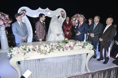 Keçiören Belediye Başkanı Mustafa Ak'ın Oğlunun Nikah Şahidi, Başbakan Yıldırım Oldu