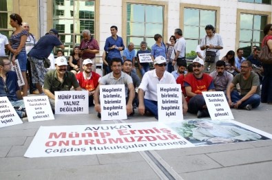 Antalya'da Avukatlardan Oturma Eylemi