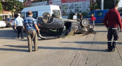 Bartın'da Otomobil Akaryakıt İstasyonuna Daldı Açıklaması 2 Yaralı