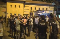 BAYRAM ALIŞVERİŞİ - 'Canlı Bombayım' Diye Bağıran Şahsı Linçten Polis Kurtardı