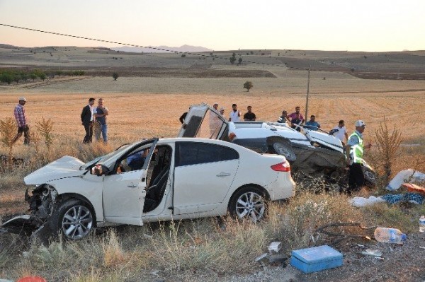 Feci kazada bir aile yok oldu!