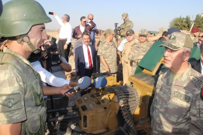 Orgeneral Akar'dan Askerlere 'Evlenin' Talimatı