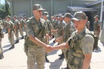 KARAKOL KOMUTANI - Sınır Karakolunda Bayramlaşma