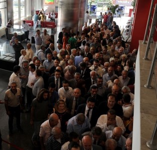 CHP Genel Merkezi'nde Partililer Bayramlaştı