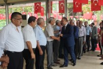 HACI BAYRAM TÜRKOĞLU - Dörtyol'da Protokol Vatandaşlarla Bayramlaştı