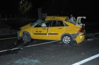 TAKSİ ŞOFÖRÜ - Ticari Araç İle Motosiklet Çarpıştı Açıklaması 3'Ü Ağır, 5 Yaralı