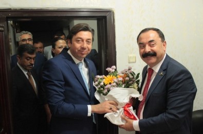 AK Parti'den CHP ve MHP'ye bayram ziyareti