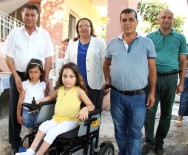 BAYRAM HEDİYESİ - Küçük Mislina Akülü Tekerlekli Sandalyesine Kavuştu