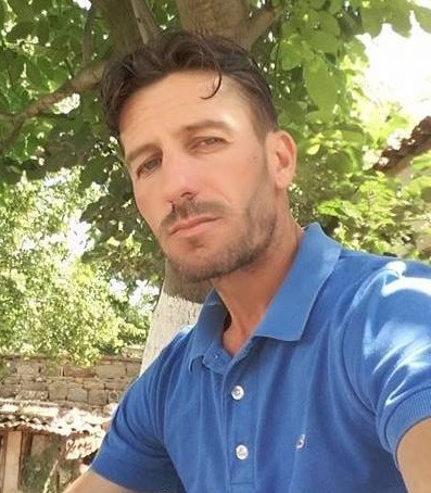 Üzerinden 4 otomobil, 1 otobüs geçti