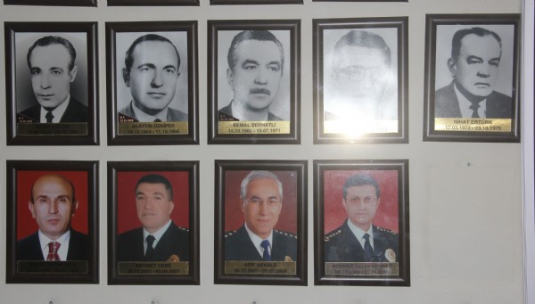 FETÖ'cü müdürler panodan kaldırıldı