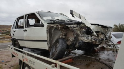 Aksaray'da İki Otomobil Çarpıştı Açıklaması 8 Yaralı