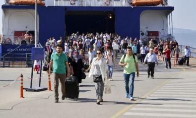 Bandırma Limanı'nda Tatil Dönüşü Yoğunluğu