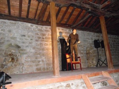 Çardak'ta 'Faust' Gösterisi