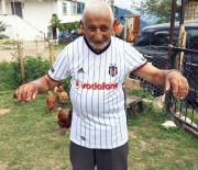 95'Lik Dede Beşiktaş Formasını Üzerinden Çıkarmıyor