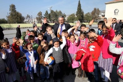 Karşıyaka'nın Okulları Yenilendi