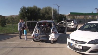 Ankara'da 7 Araç Birbirine Girdi Açıklaması 6 Yaralı