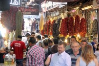 OKUL ALIŞVERİŞİ - Gurbetçi Vatandaşlar, Çarşı Esnafının Yüzünü Güldürdü