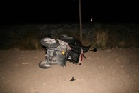 Otomobil motosiklete çarptı: 2 ölü