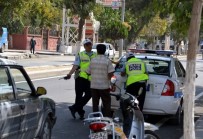 HATALı SOLLAMA - Siirt Polisinin Uyarıları Kazaları Asgariye İndirdi