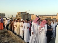 KABRISTAN - Cennet'ül Baki Kabristanı'na Ziyaretçi Akını