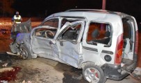 İBRAHIM GÜRBÜZ - Hafif Ticari Araç Takla Attı Açıklaması 1 Ölü, 7 Yaralı