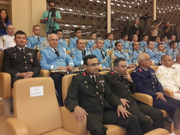 Darbeci General Köroğlu o törene katılmış