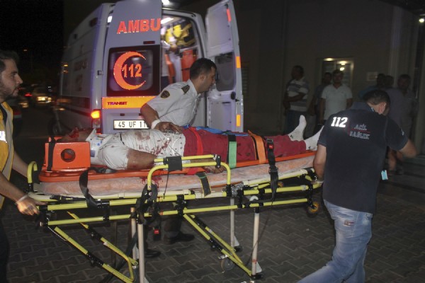 Düğün dönüşü kazada bir aile yok oluyordu