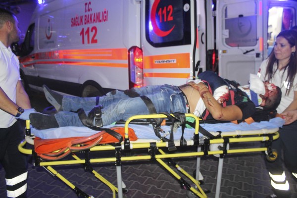 Düğün dönüşü kazada bir aile yok oluyordu