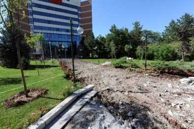 Anadolu Üniversitesi Altyapı Ve Üstyapı Çalışmalarını Aralıksız Sürdürüyor