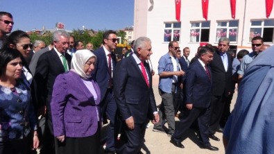 Başbakan Binali Yıldırım, Bakanlar Yılmaz Ve Arslan'la Birlikte Erzincan'da İlk Ders Zilini Çaldı