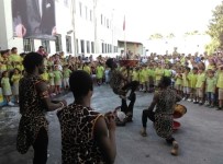 DANS GÖSTERİSİ - Bodrum'da Yeni Öğretim Yılının Açılışını Senegalli Dansçılar Yaptı