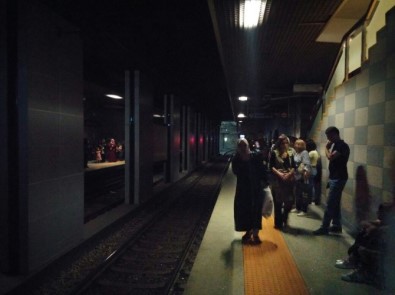 Bursa'da Metro İstasyonunda Trafo Patladı