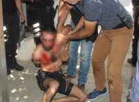 BIÇAKLI SALDIRI - Kendisini almaya gelen polisi bıçakladı