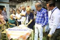 Başkan Uyar Ve Meclis Üyelerinden Fuar Çıkartması