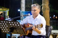 ÇETIN OSMAN BUDAK - Başkan Uysal Gitarıyla Sahnede