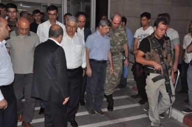 Bitlis Valisi Ve AK Parti Genel Başkan Yardımcısı Yaraları Askerleri Ziyaret Etti