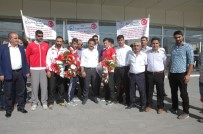 Dünya Şampiyonu Sporculardan Örnek Davranış