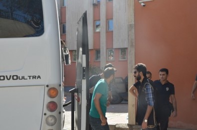 Mardin'de 4 Polis Tutuklandı