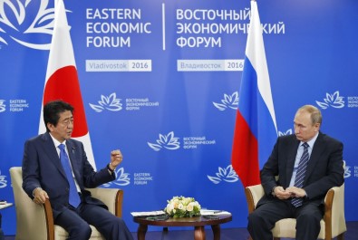 Putin, Abe İle Görüştü