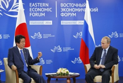 Putin, Japonya Başbakanı Abe İle Görüştü