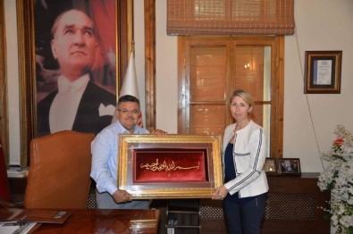 Sanatçı Dikilitaş'tan Başkan Yağcı'ya Ziyaret