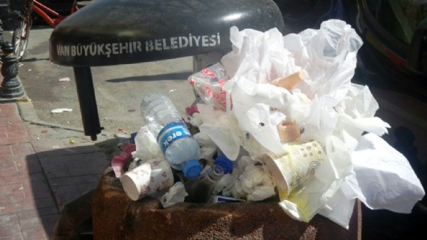 Van'da çöpler toplanmadı