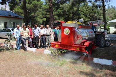 Adana Ve Osmaniye'de Köylülere Çok Amaçlı Su Tankeri Dağıtıldı