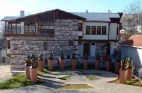 ANAVATAN PARTISI - Arapgir'de 180 Yıllık Emiroğlu Konağı Kültür Evi Olarak Hazırlanıyor