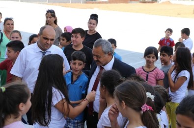 Başkan Uysal Yeni Eğitim Öğretim Yılını Okulları Ziyaret Ederek Kutladı