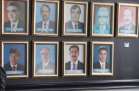 HALIL İBRAHIM AKPıNAR - Bolu'da Eski Valilerin Resimleri Panodan Kaldırıldı