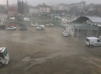 LODOS - Bursa'da Şiddetli Fırtına Ve Yağmur Hayatı Felç Etti