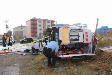 Hasta Taşıyan Ambulans Takla Attı Açıklaması 1 Ölü, 3 Yaralı