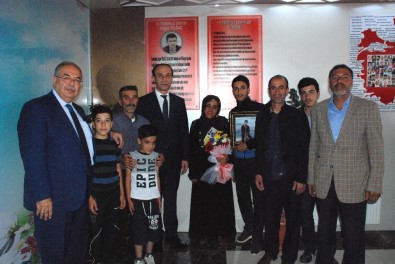 Hüzün Ve Gurur Bir Arada