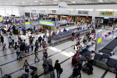 Kurban Bayramı'nda Havalimanları Doldu Taştı